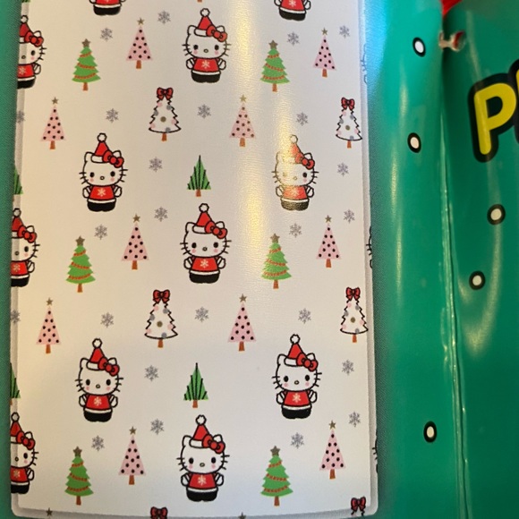 Sanrio Hello Kitty (HK) Christmas Plush Throw Blanket 50” x 70” - Picture 6 of 7